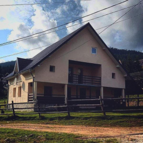 Отель Cabana Izvorul Ariesului, Ариешени